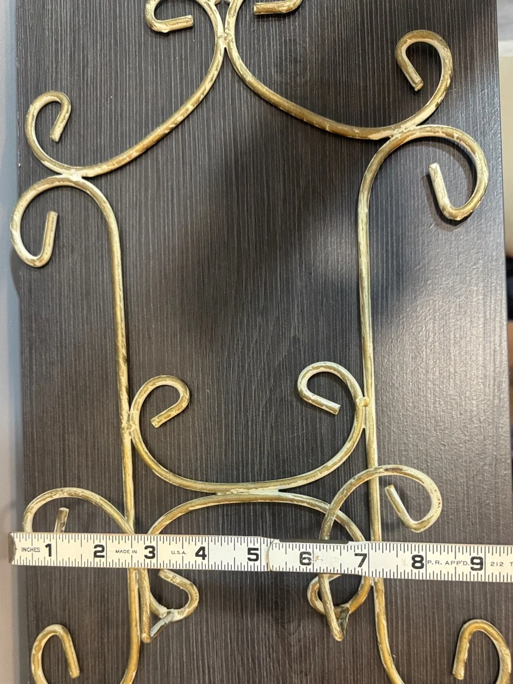 Rustic Decorative Wrought Iron Wallhanging Plate Display- Elegant Scroll Design